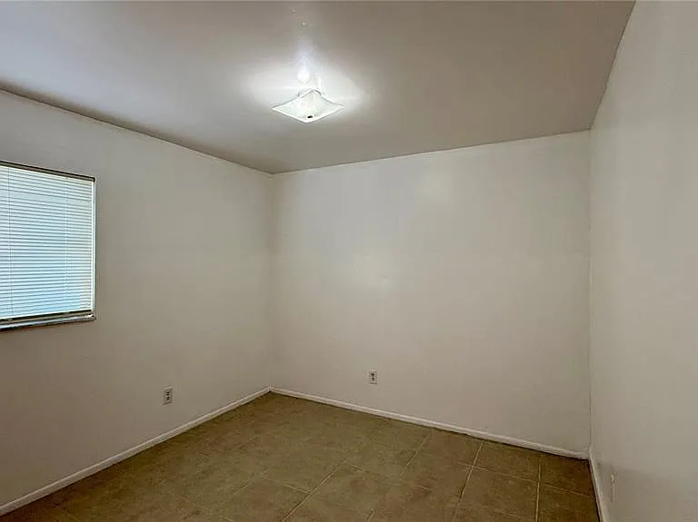 325 W Pierce St #1 — Photo 5