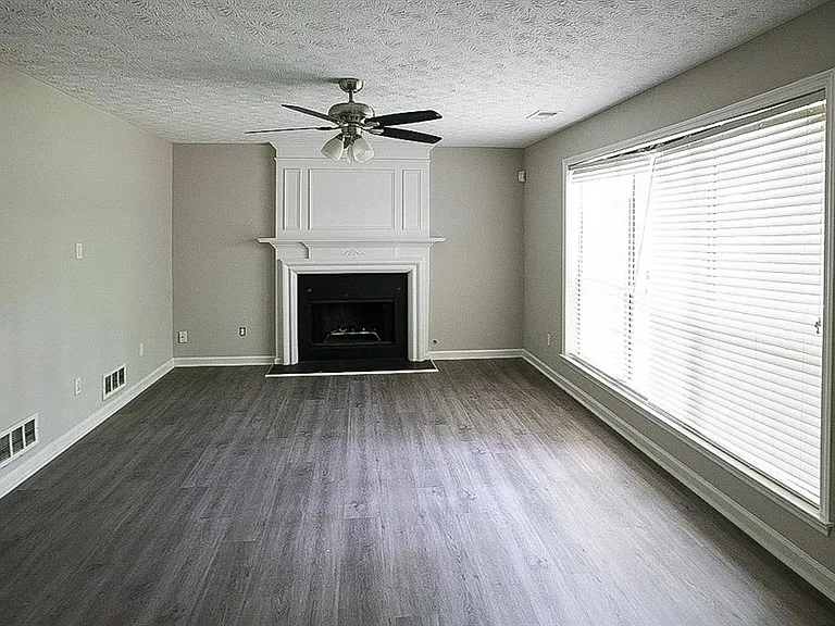 4940 Tanners Spring Dr — Photo 21