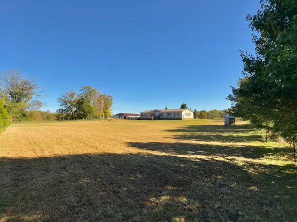 450 Obie Adcock Rd, Smithville, TN 37166