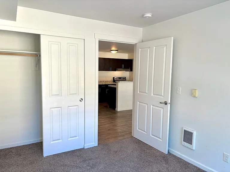 Roseland Apartments — Photo 23