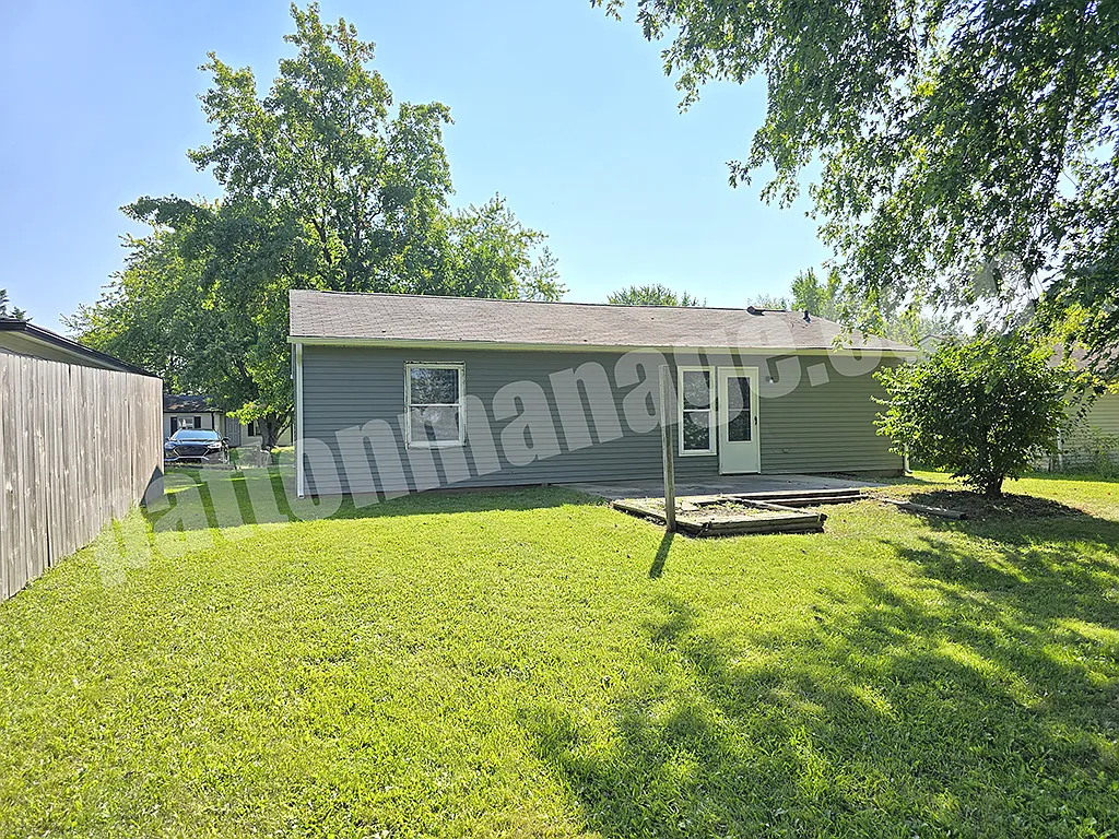 3 bed, 1000 sqft, $1,275 — Photo 3