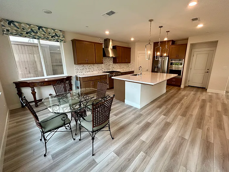 7015 Talmage Ct — Photo 5