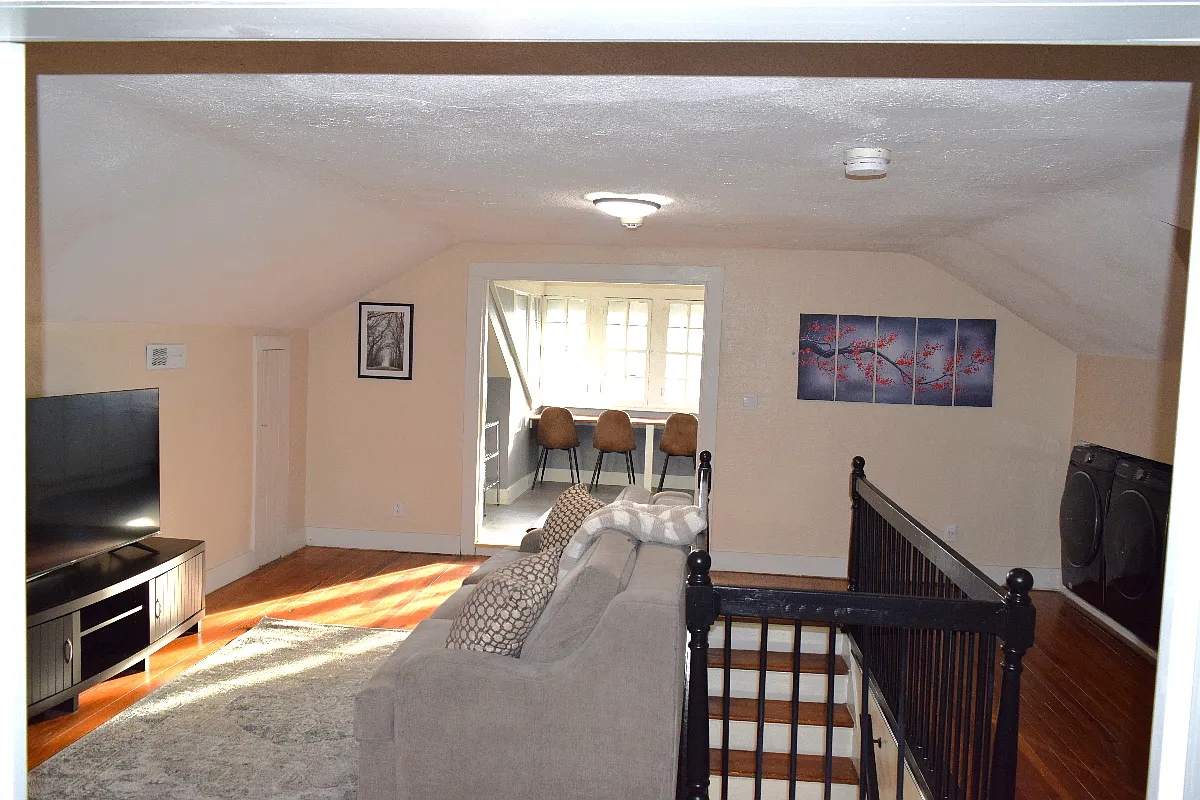 1 bed, 1000 sqft, $1,700 — Photo 3
