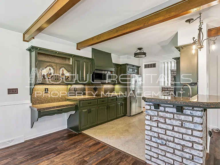 500 S Circle Lake Rd — Photo 5