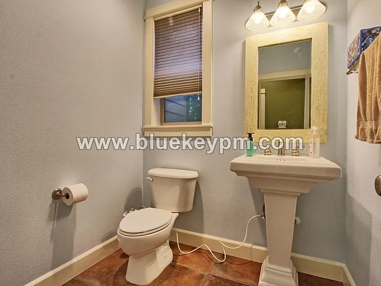 964 W S Cir — Photo 8