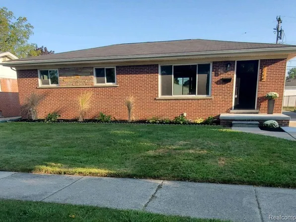 2734 Dunlop St, Trenton, MI 48183