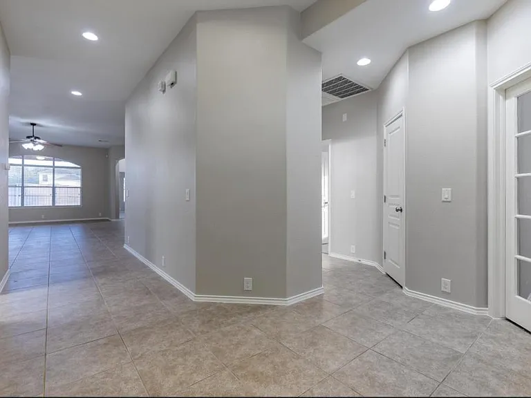 5402 Hickory Harvest Dr — Photo 2