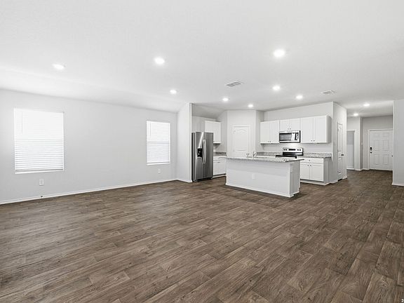 4th image of 845 BAHIA PL
