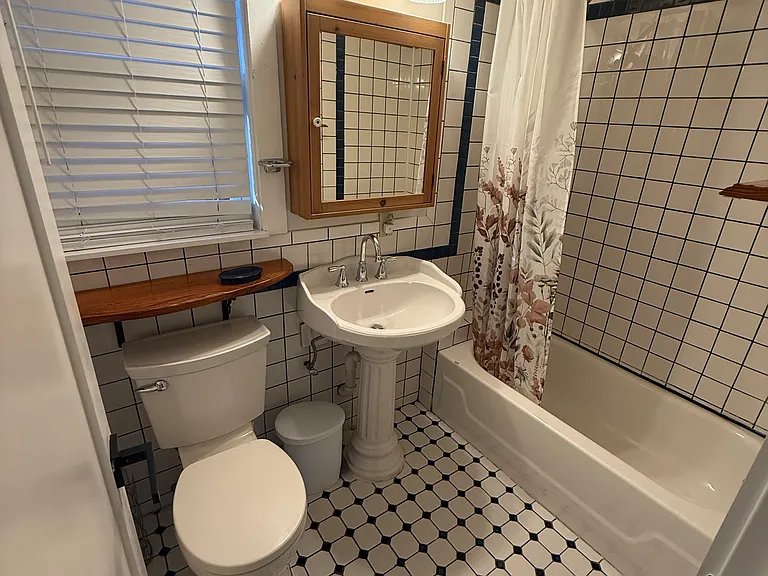 331 Lauderdale Trl — Photo 12