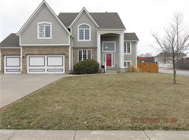 1st image of 708 SW Cross Creek Dr