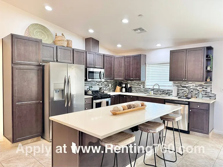 8621 Amador Ave — Photo 7