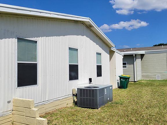 4th image of 579 Wainsbrook Pl