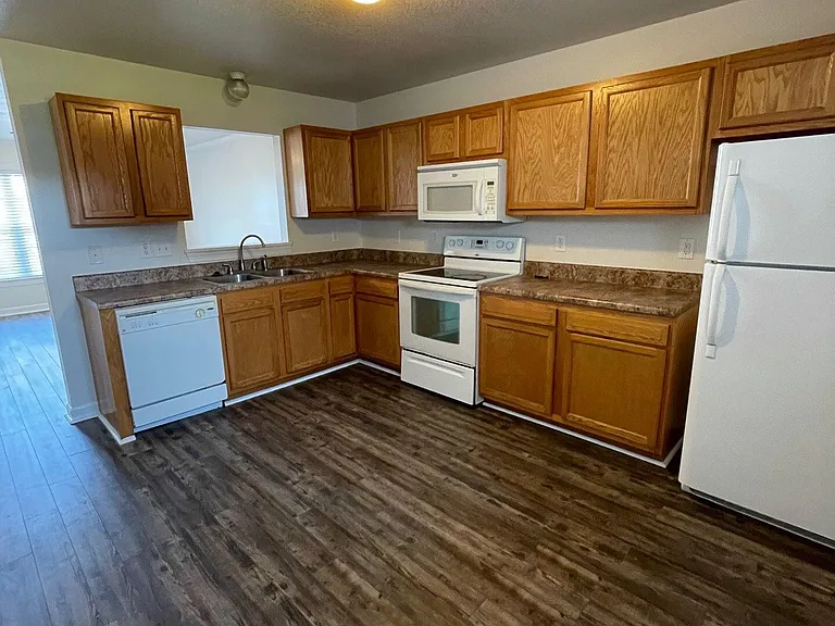 206 Bridgewood Dr — Photo 5