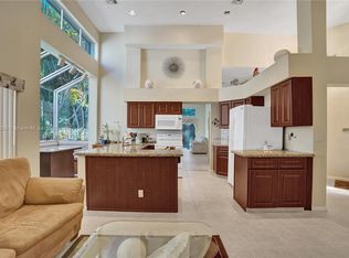 10007 NW 5th St, Plantation, FL 33324