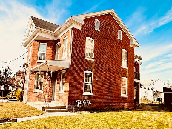 2nd image of 37 3rd St Unit 2