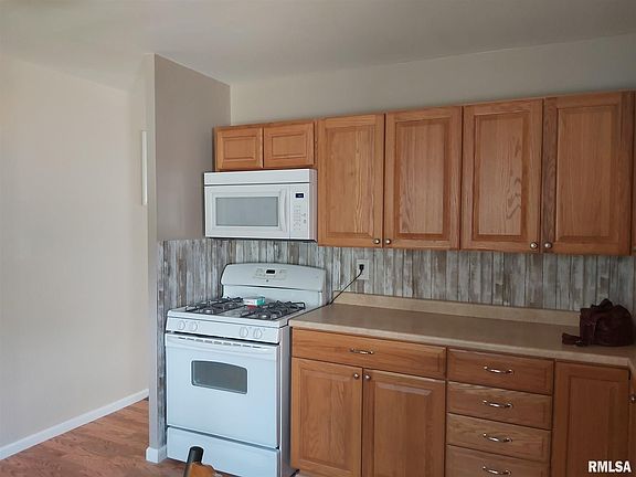 2nd image of 1655 Meadow Dr
