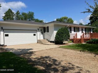 207 N 3rd St, Niagara, ND 58266