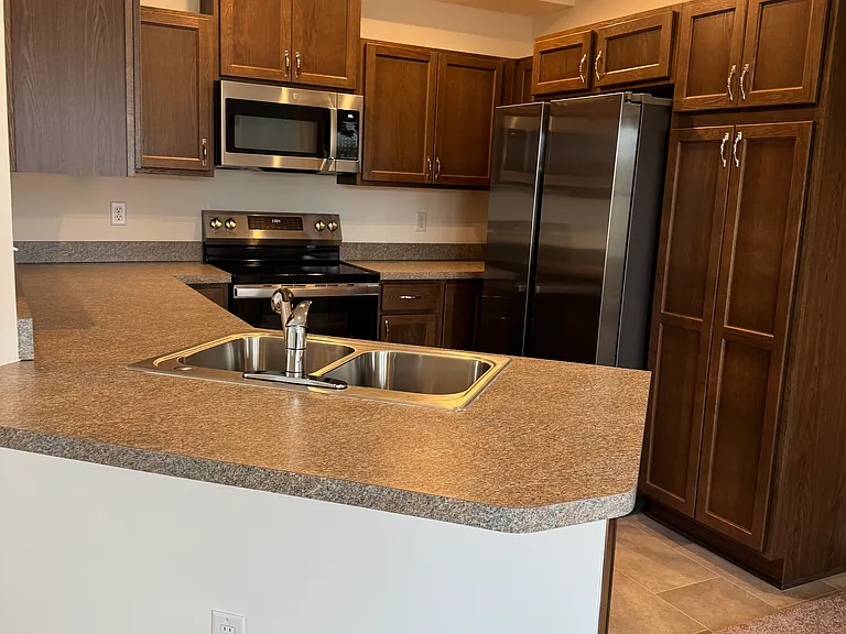 2756 Amberwood Dr — Photo 4