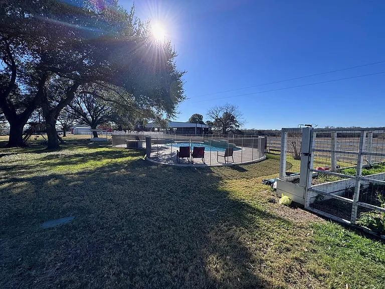 5008 Blaschke Rd — Photo 17