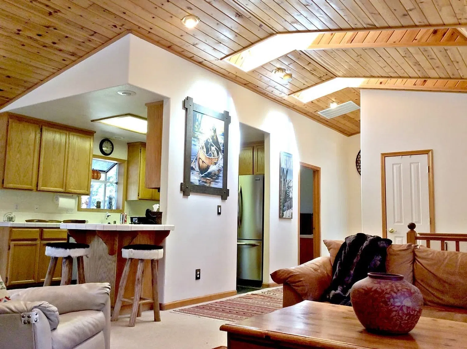 3 bed, 2.0 bath, $6,534 — Photo 3