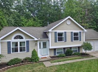 253 Broken Fence Dr, Medina, OH