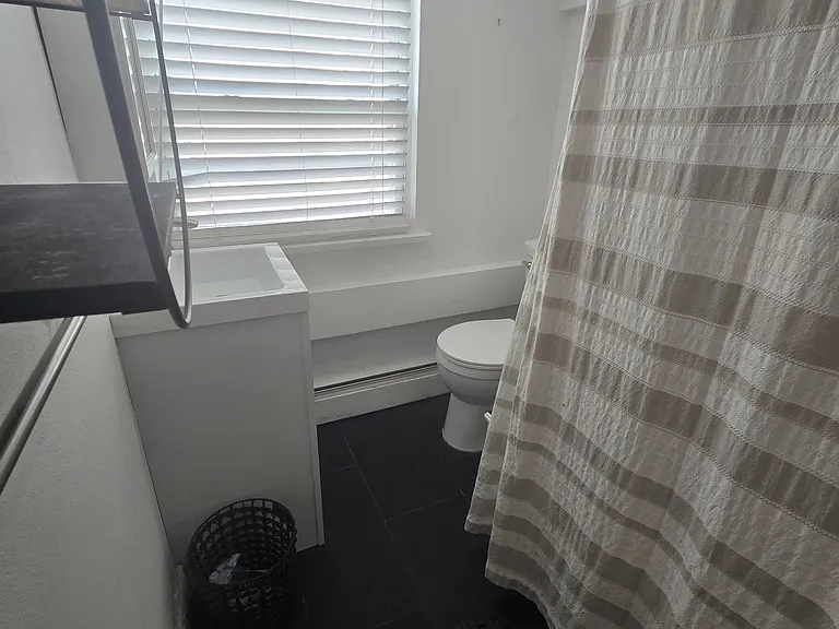 411 E Fulton St — Photo 19
