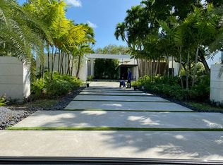 7400 SW 68th St, South Miami, FL 33143