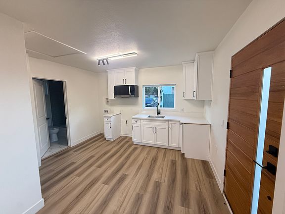 2nd image of 1012 W Vesta St #B