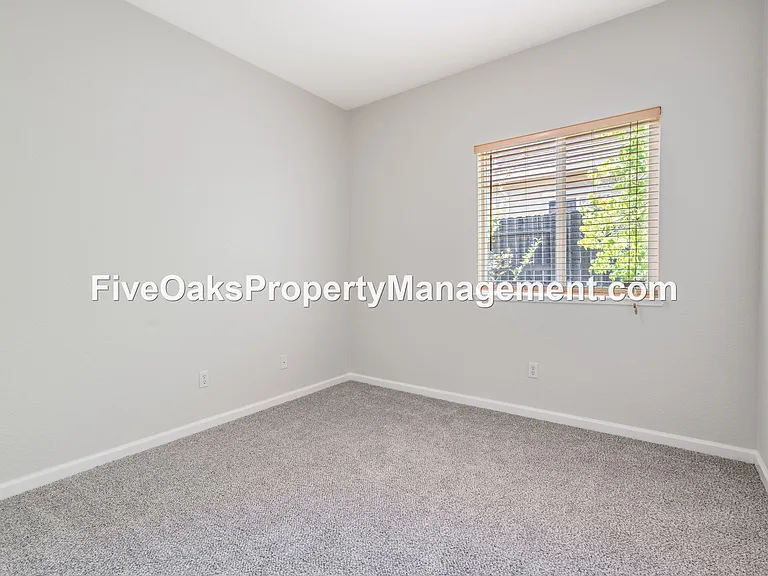 2242 Zittel Dr — Photo 17