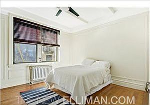 4th image of 114 W 70th St APT 2C