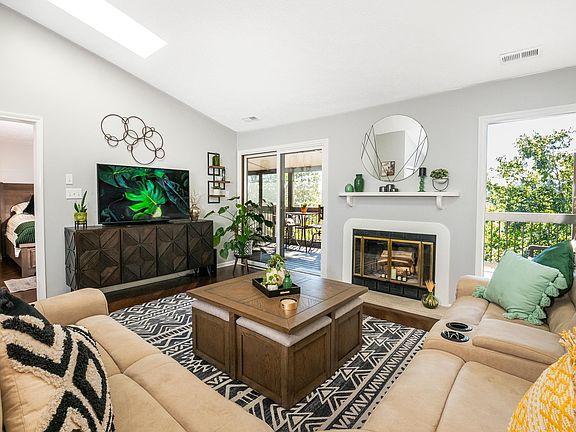 2nd image of 1912 E Waters Edge Dr