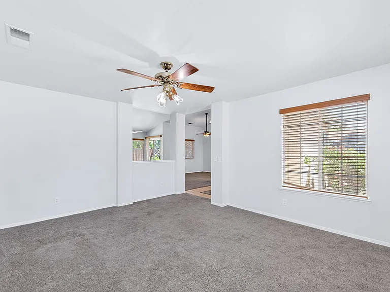 2476 N Berlin Ave — Photo 15
