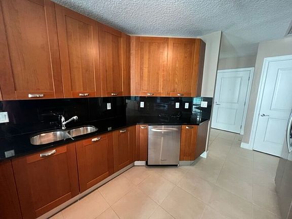 5th image of 1431 Riverplace Blvd APT 2204