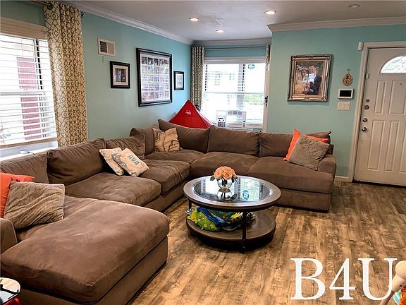 2nd image of 2024 E 67th St