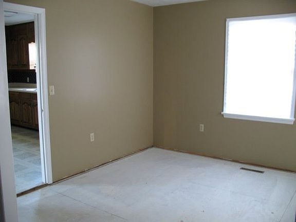 3rd image of 3126 Hemlock St
