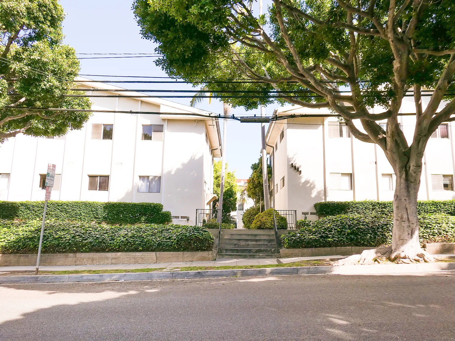 2 bed, 900 sqft, $2,850 — Photo 1