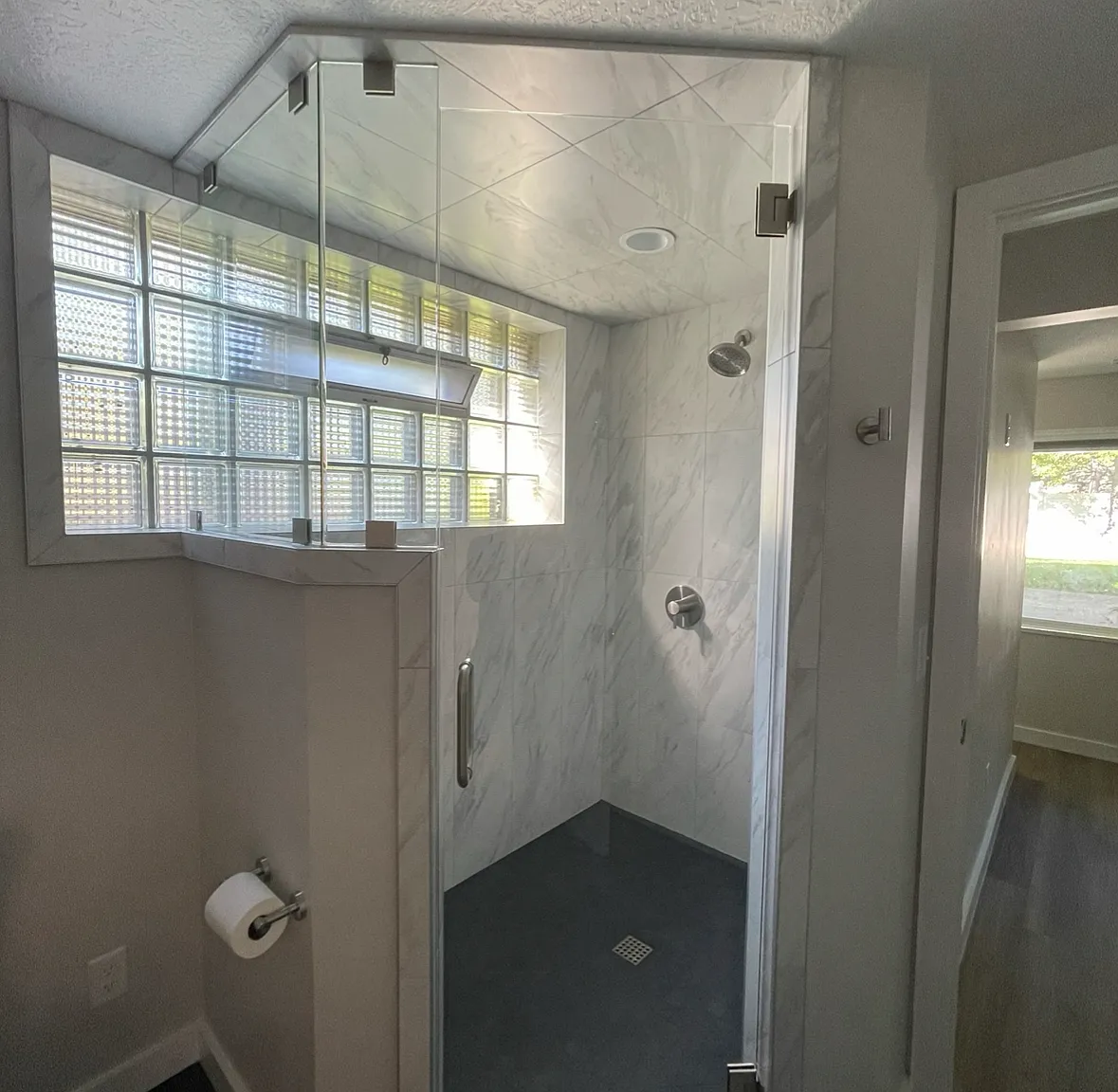 1 bed, 1000 sqft, $1,800 — Photo 4