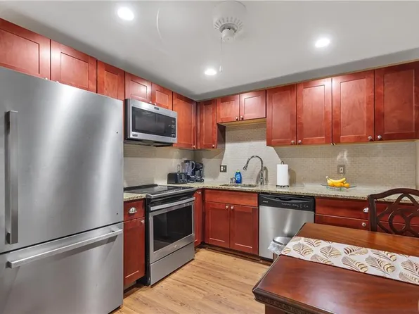 569 Smithfield Rd APT 1, North Providence, RI 02904