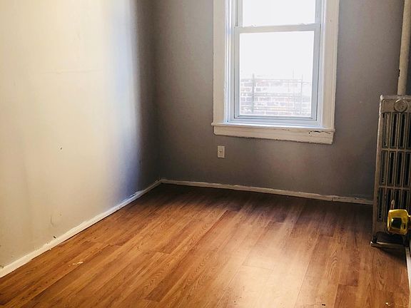 3rd image of 1040 Elder Ave