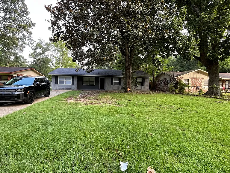 2031 Wellborn Dr — Photo 1