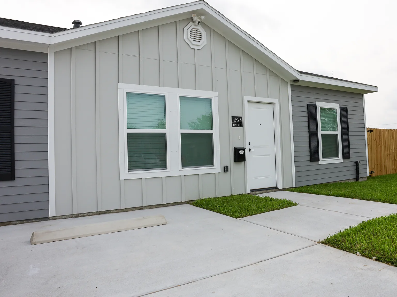 3 bed, 1062 sqft, $1,895 — Photo 3