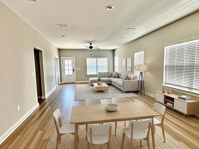 2413 Rushes Ave — Photo 2