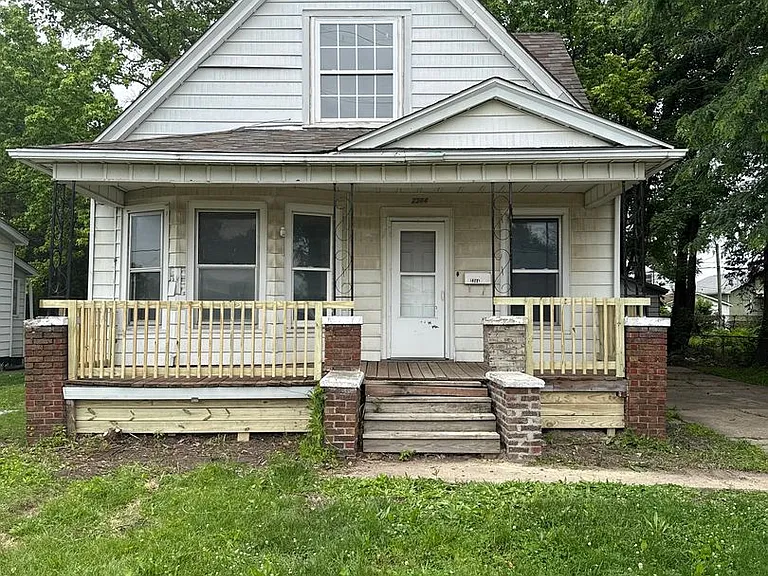 2344 N Peoria Rd — Photo 1