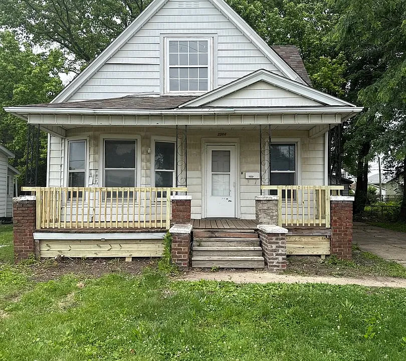 2344 N Peoria Rd