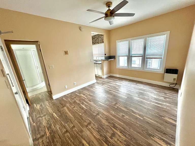 14 Westminster Ave #5 — Photo 1
