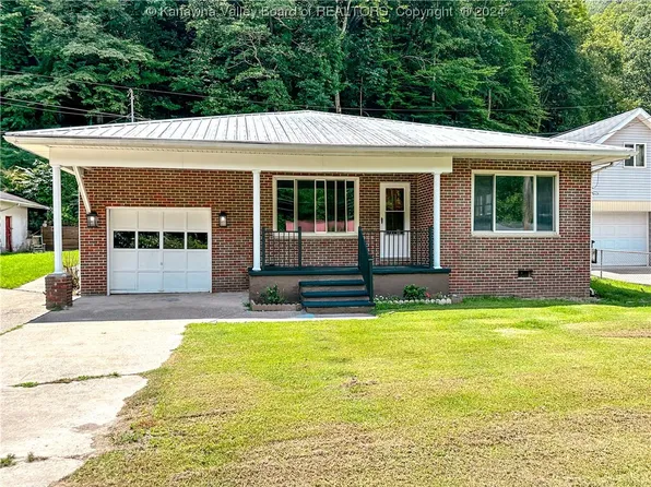 51 Chesapeake St, Switzer, WV 25647