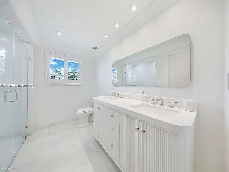 55 La Gorce Cir — Photo 19