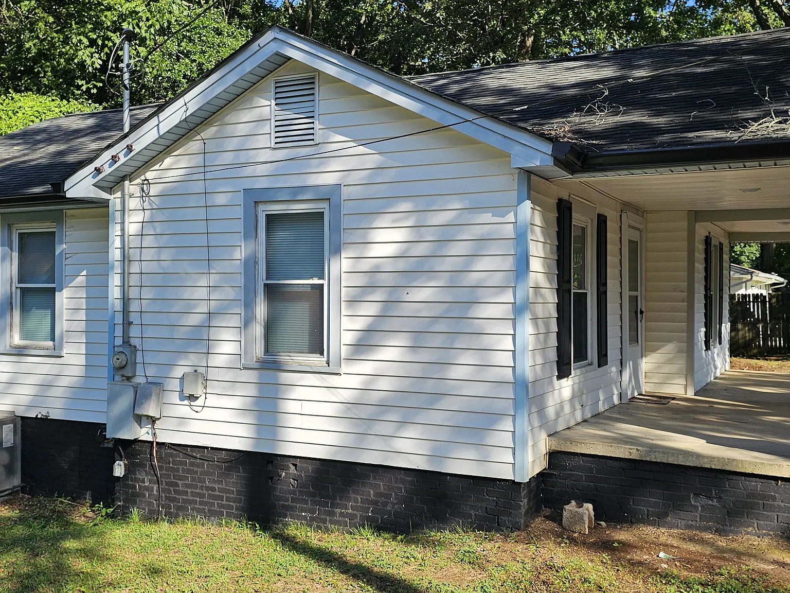 1040 East Dr — Photo 3