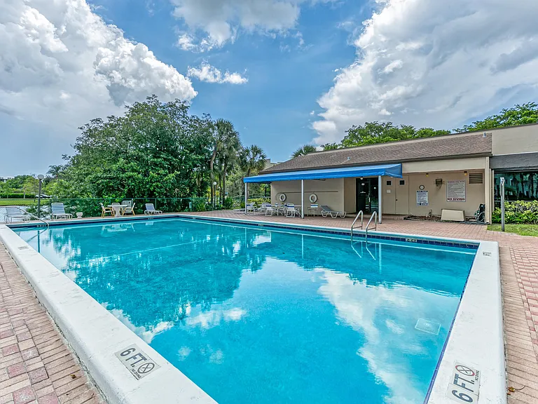 2200 S Cypress Bend Dr #101 — Photo 43