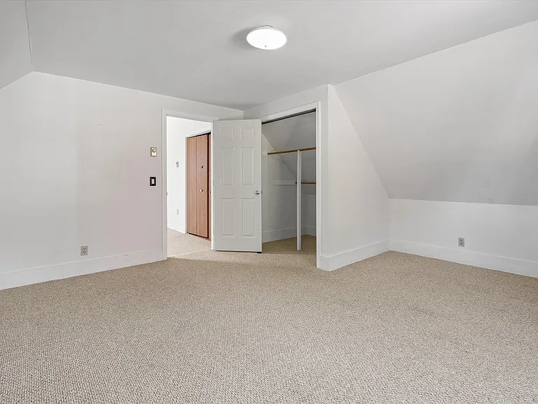 113 Warren St — Photo 20